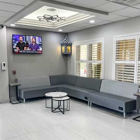 Quality Inn Airport - Cruise Port Тампа Экстерьер фото