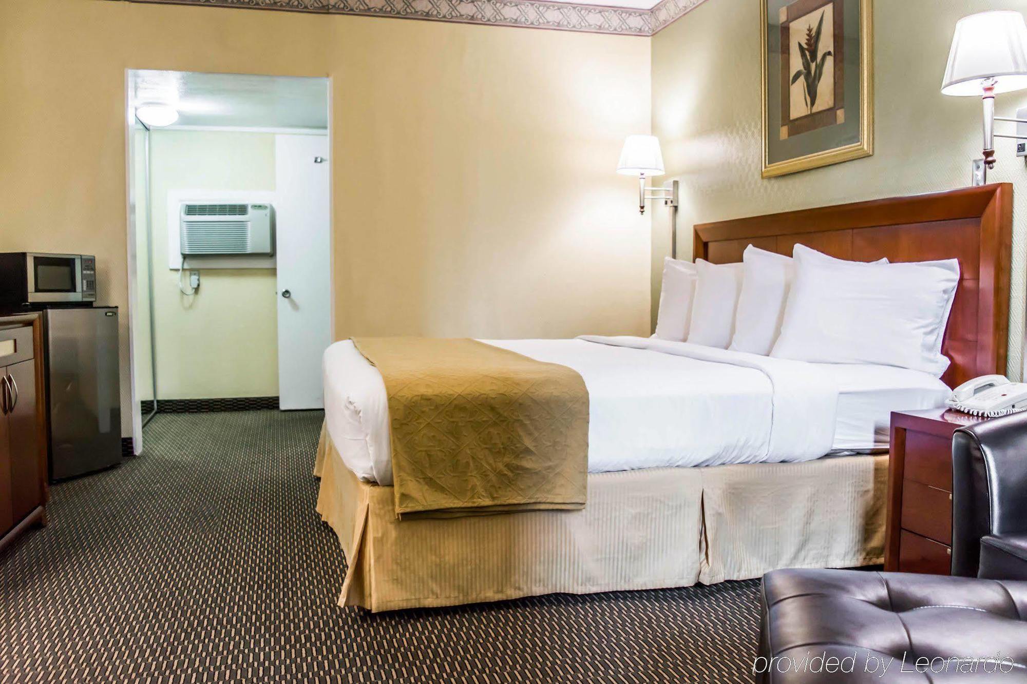 Quality Inn Airport - Cruise Port Тампа Экстерьер фото